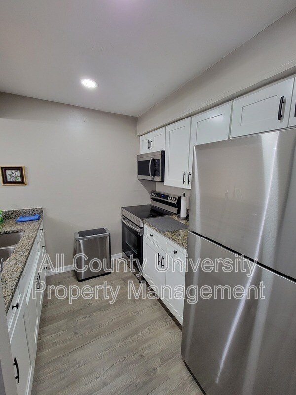 Photo - 207 SW 6th Ave