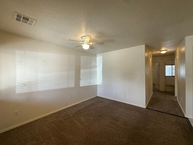 Photo - 2 bedroom 2 bathroom duplex available for ...