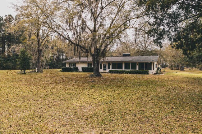 4 Bed/2 Bath Home in Callahan, FL - 4 Bed/2 Bath Home in Callahan, FL