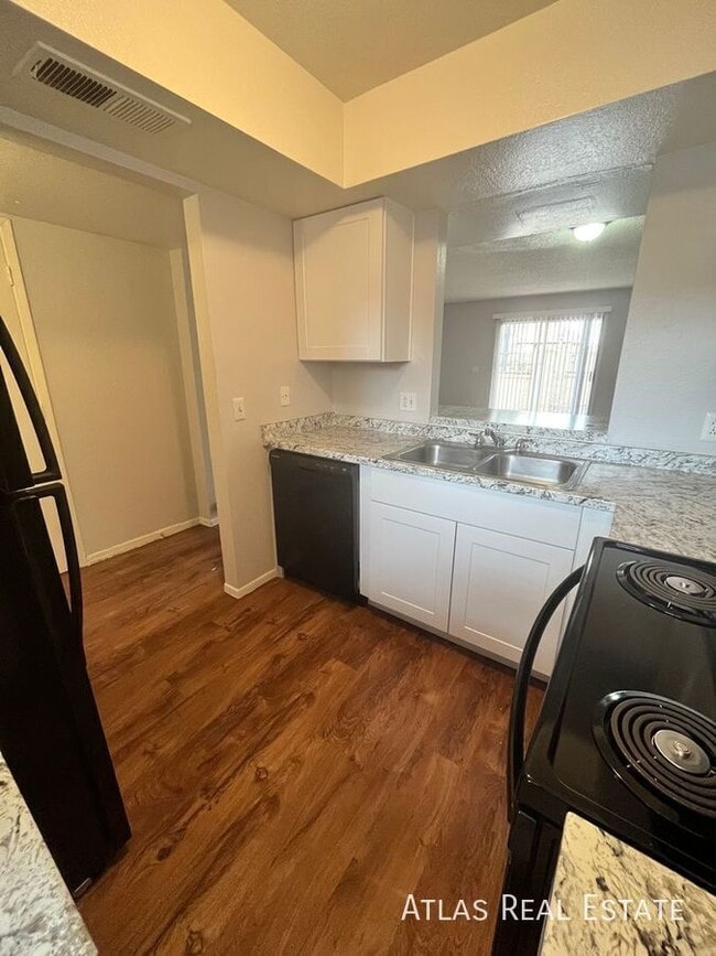 2820 E Kathleen Rd Unit 103