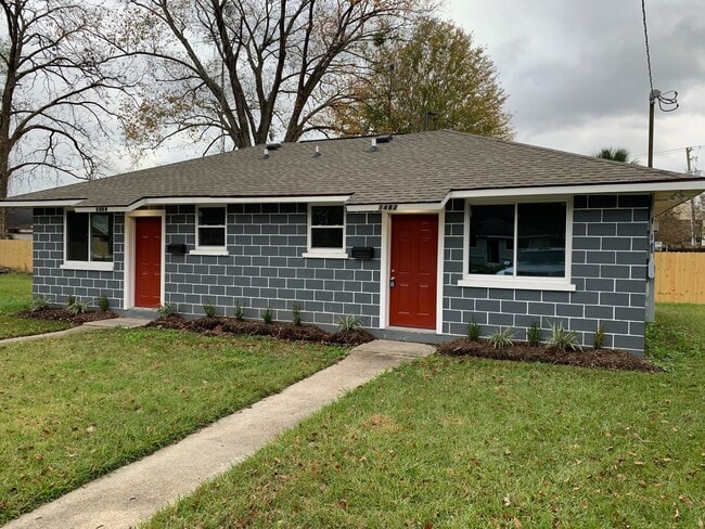 Photo - 1484 Curtis St