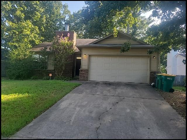 Photo - 1702 Calgary Trail