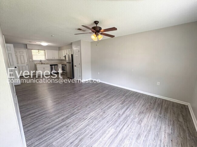 Photo - 1800 Labette Manor Dr