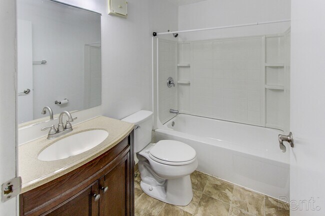 Photo - English Village Apartments