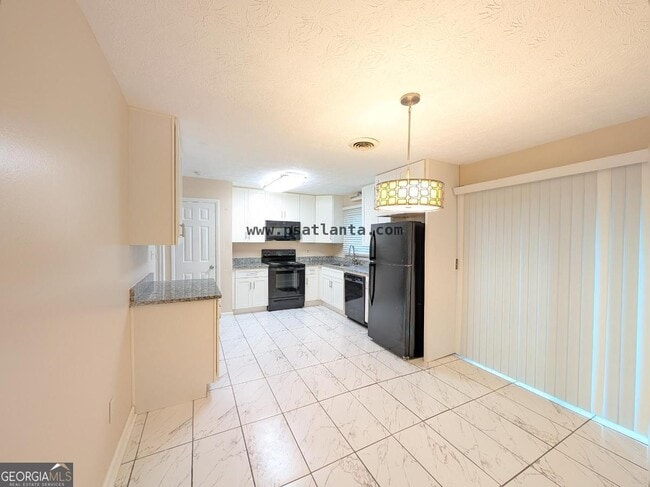 Photo - 525 Cedar Wood Ct SW