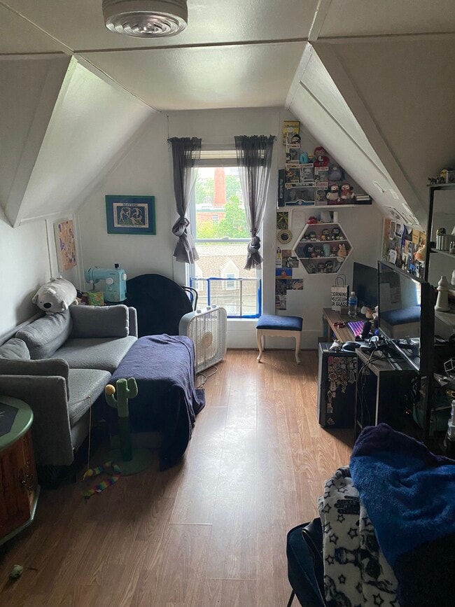 Photo - 35. W. University Street Unit 3