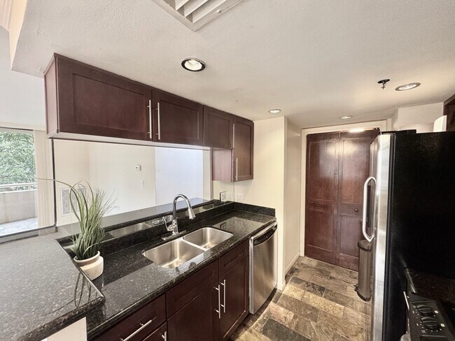 Photo - 3525 Sage Rd Unit 404