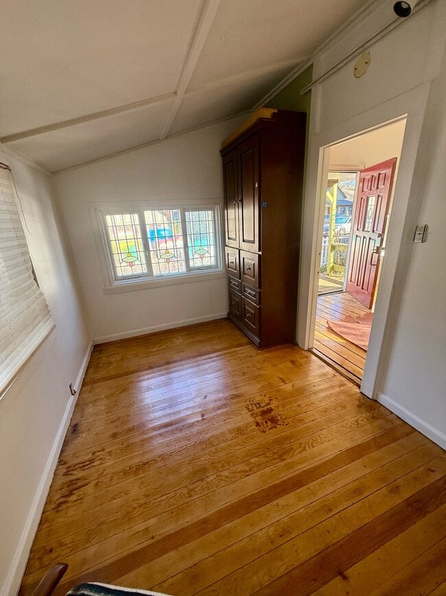 Photo - 521 Linden Ave