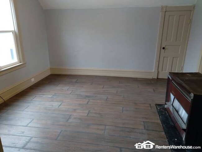 Photo - One Bedroom, One Bath Upper Level Unit in ...