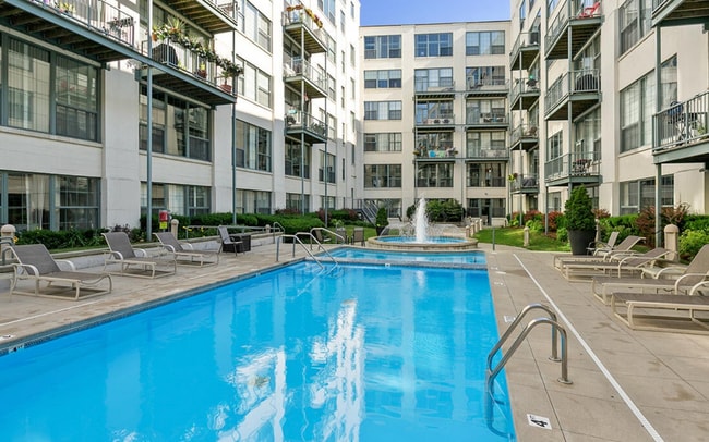 Building Photo - 940 Monroe Ave NW