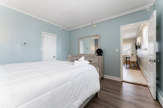 Building Photo - 46 E Grand Ave