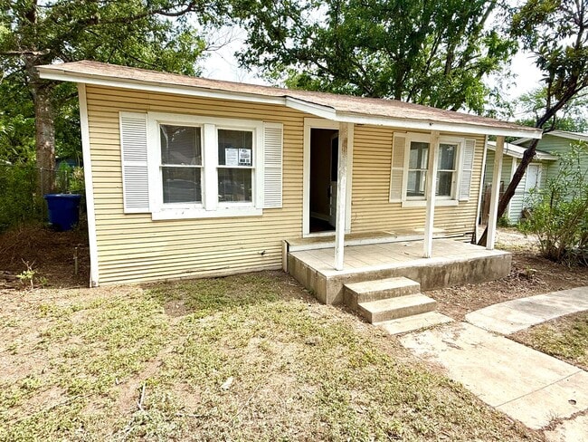 Building Photo - 515 Lincolnshire Dr
