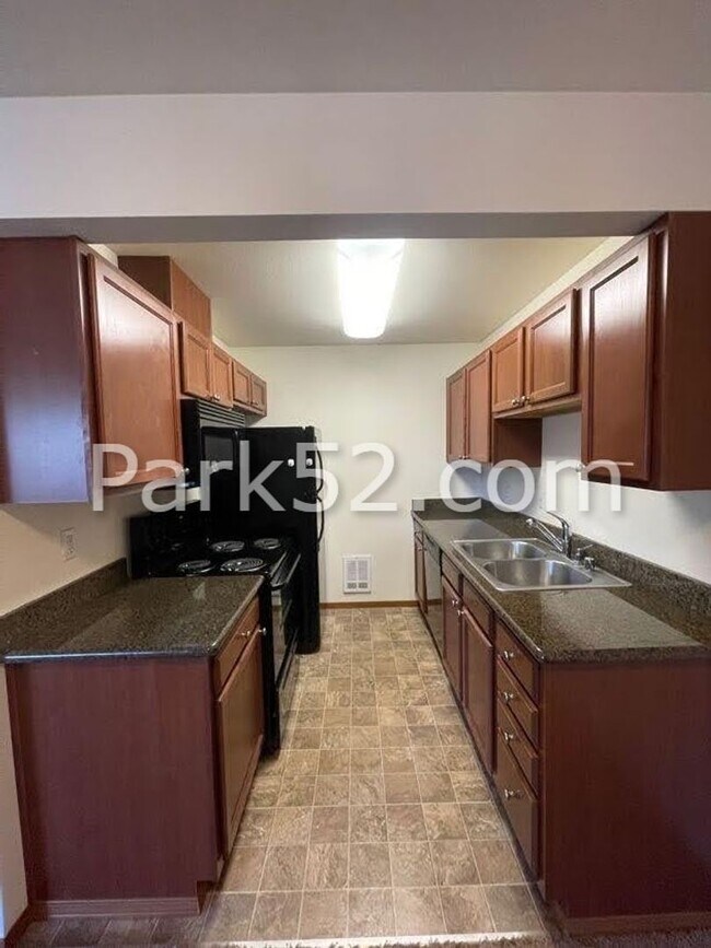 Photo - 2 bedroom 1 bathroom Condo in North Tacoma! Unit #11
