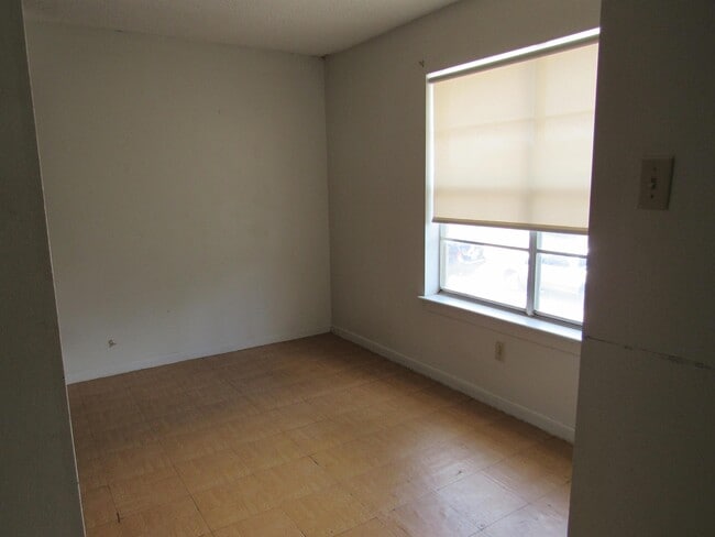 Photo - 5302 Springfield Ave Unit 220