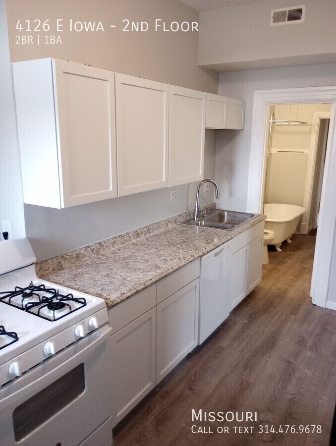 4126 E Iowa-2nd Floor - 4126 E Iowa-2nd Floor Apartment Unit 2nd Floor