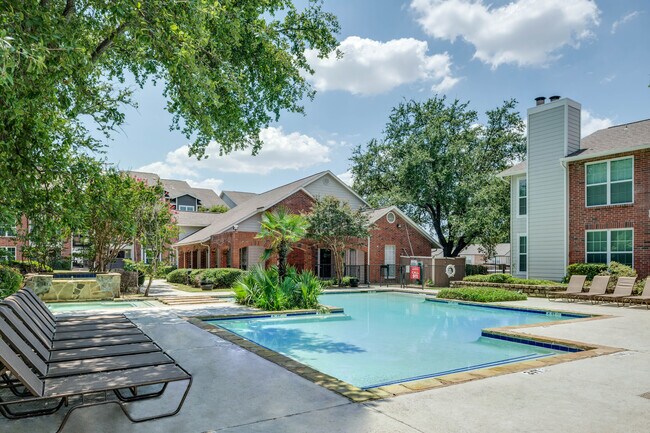 Photo - Covington Creek Apartment