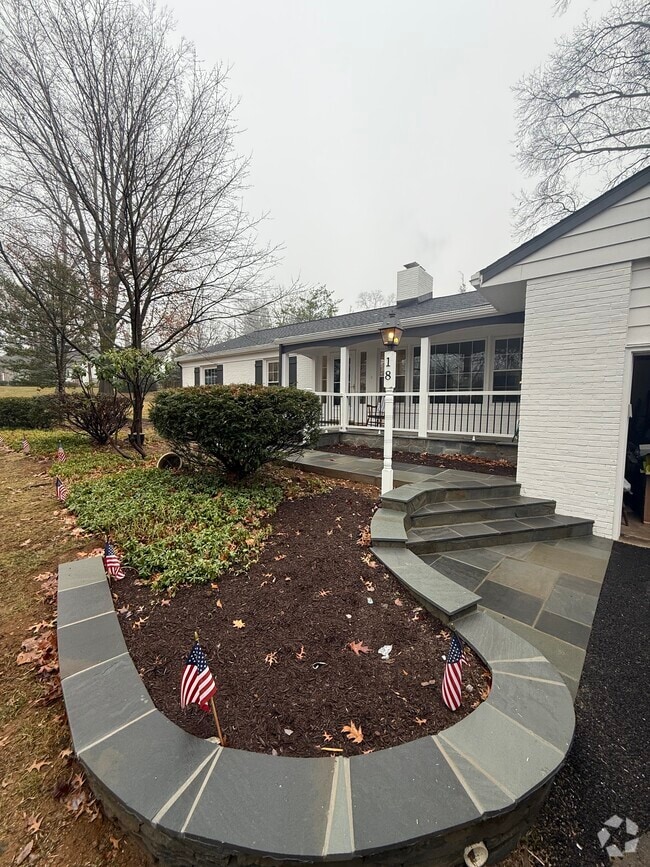 Building Photo - 18 Oriole Rd Rental