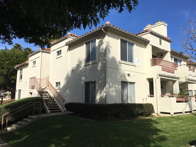 Top Floor 2 Bedroom 2 Bath located in Aval... - Top Floor 2 Bedroom 2 Bath located in Aval... Casa