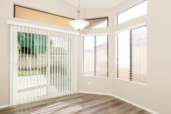 Photo - 10905 W Poinsettia Dr