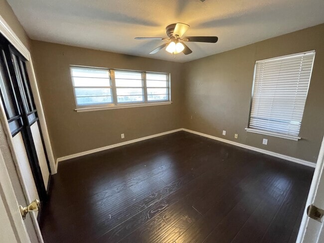 Photo - 1217 Linden Dr