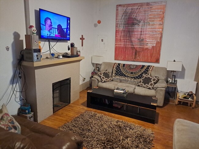 Photo - 2223 E Commerce St