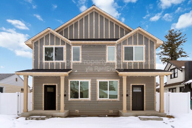 Building Photo - 2715 E Columbia Ave