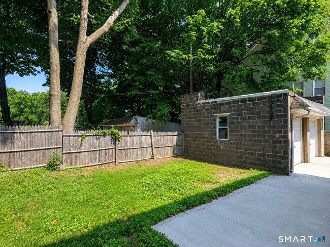 Photo - 893 Highland Ave