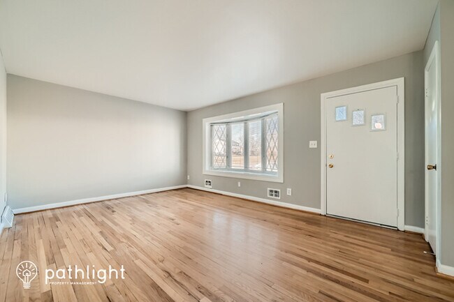 Photo - 7121 Bexhill Road