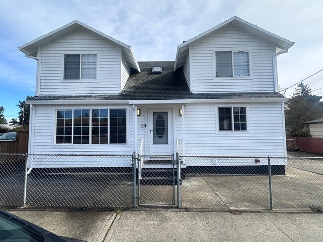 Photo - 3100 SE 122nd Ave Unit Upper private suite