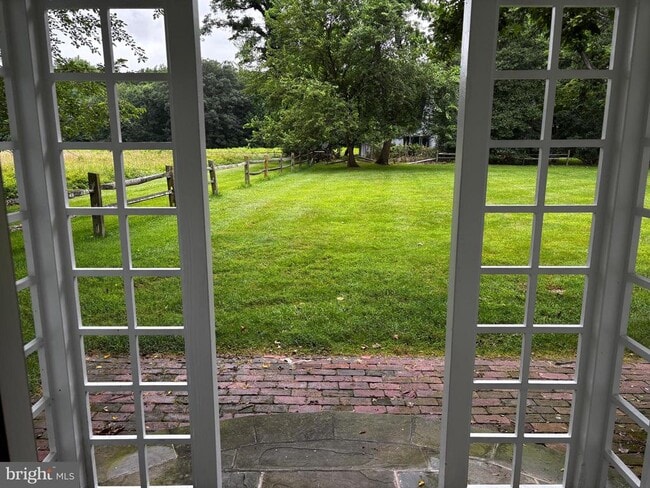 Photo - 410 Wharf Rd