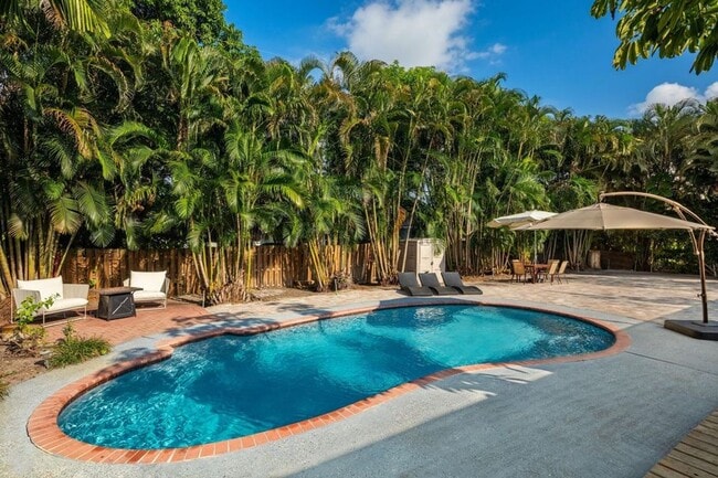 Photo - 7306 Clarke Rd