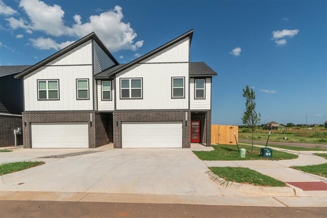 Building Photo - 19505 Molly Dr