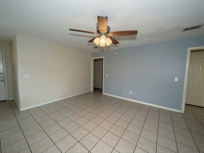 931 Farmington Rd