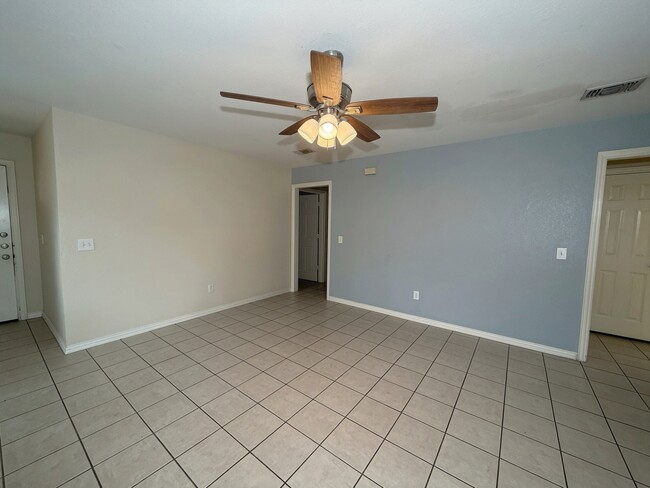 Photo - 931 Farmington Rd