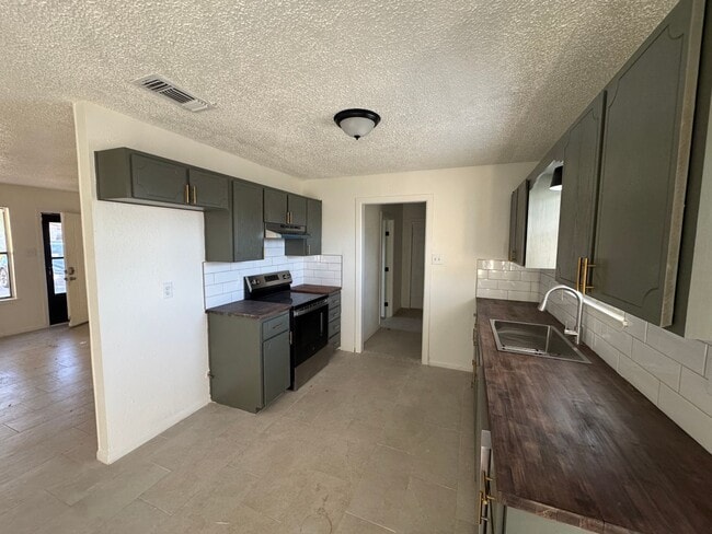 Photo - Beautifully Remodeled 4-Bedroom Home with ...