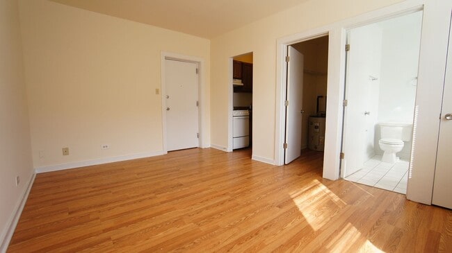 Building Photo - 1744 N Humboldt Blvd Unit 103 Rental