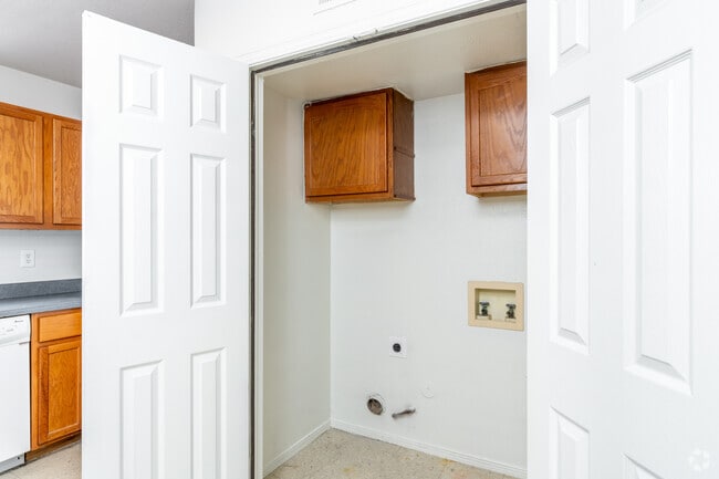 3BR, 2BA- 1,504SF - Laundry Room - Rubin Heights