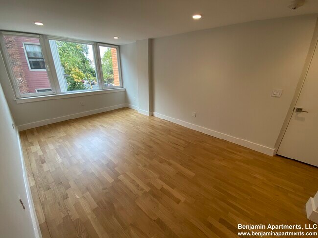 Photo - 334 Harvard St Unit E3