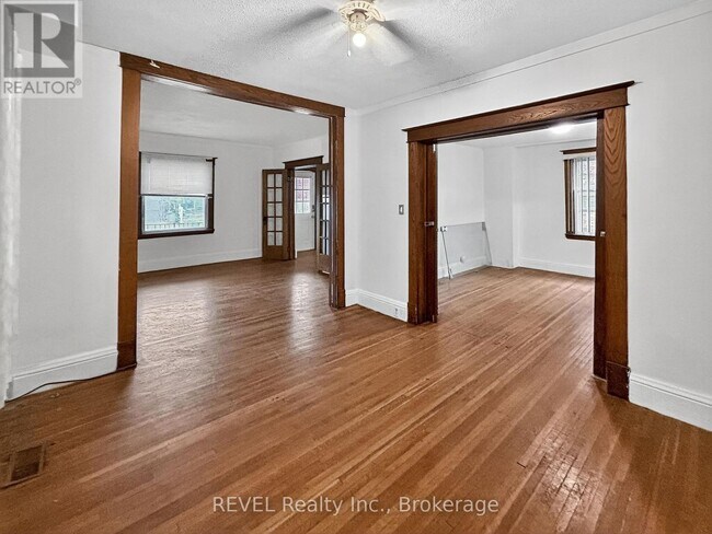 Photo - 303 Merritt St