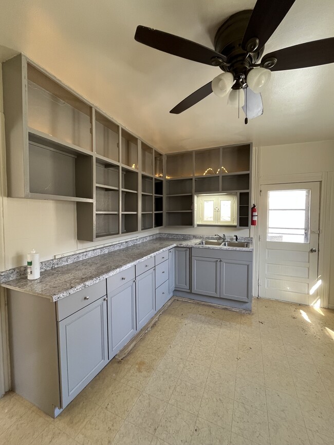 Photo - 307 N Walnut St