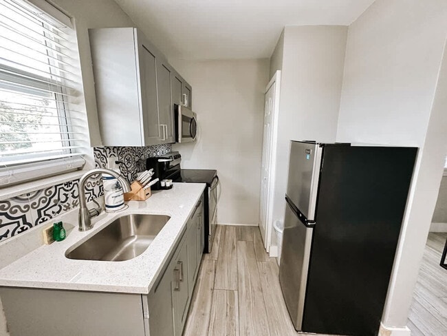 Photo - 50 Davie Blvd Unit SI FL2-ID1504030P