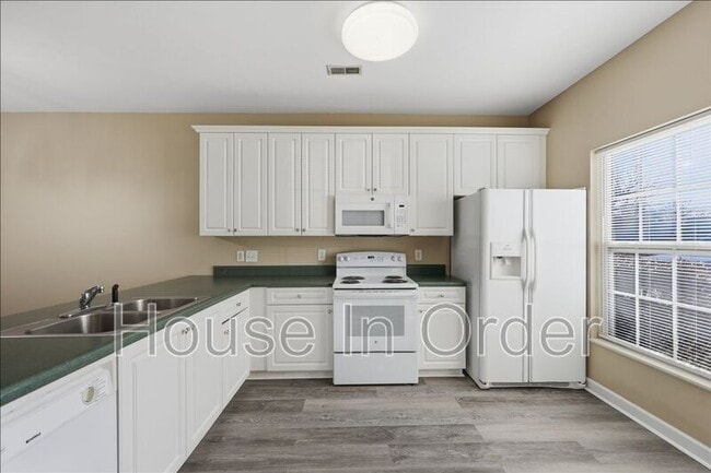 Photo - 48 Ridgestone Cir