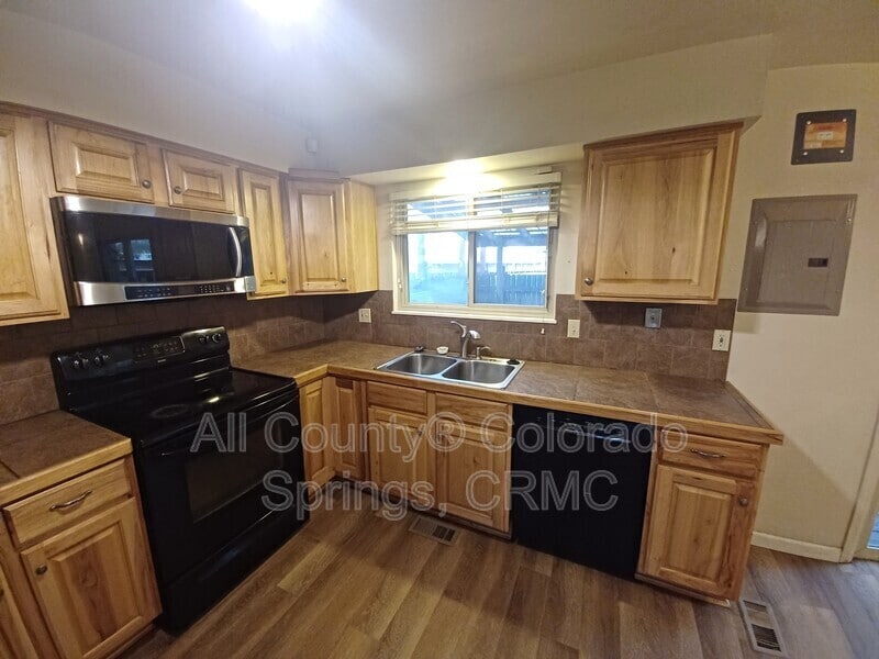 Photo - 1138 Delaware Dr