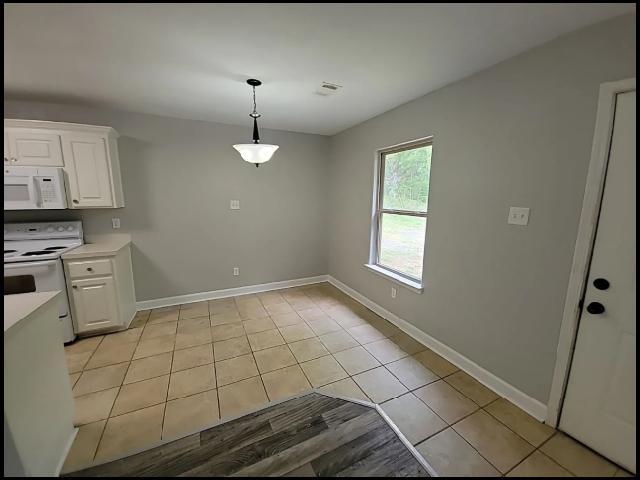 Photo - 183 Charles Dr