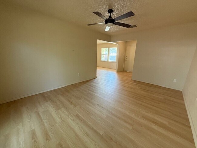 Photo - 1554 Mimosa Dr