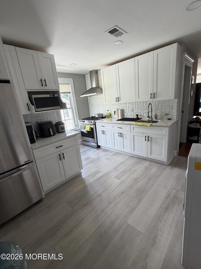 415 E 3rd Ave Unit 2R