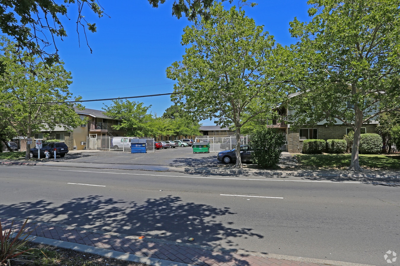 Photo - Sierra Court Apartments