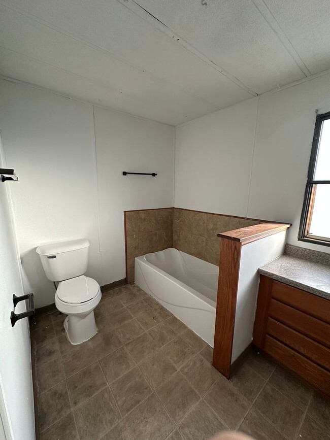 Photo - 102 E Water St