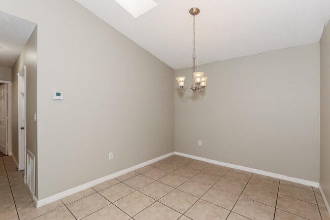 Photo - 428 Lakeside Cir