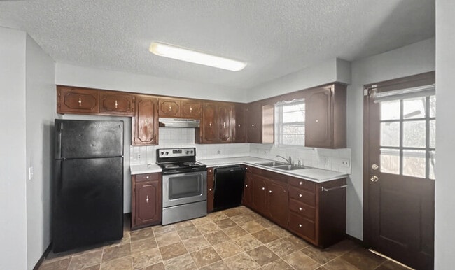 Photo - 2356 S Crysler Ave